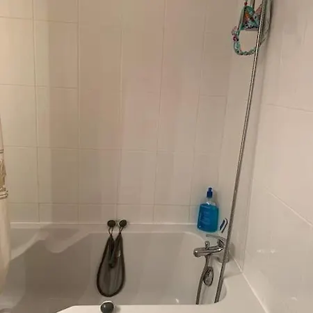 Villa Belle Avec Piscine Juste à Côté Du Bassin