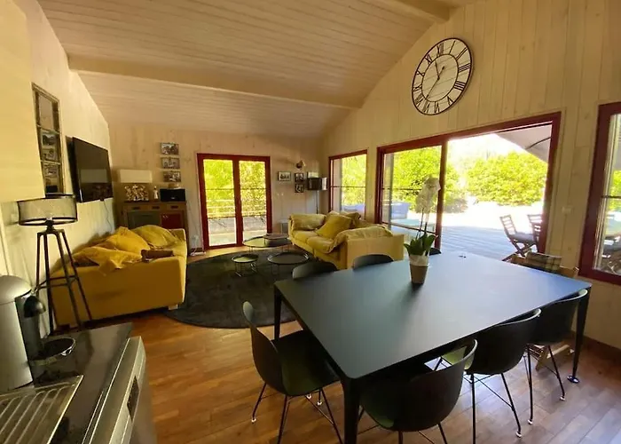 Villa Belle Avec Piscine Juste A Cote Du Bassin