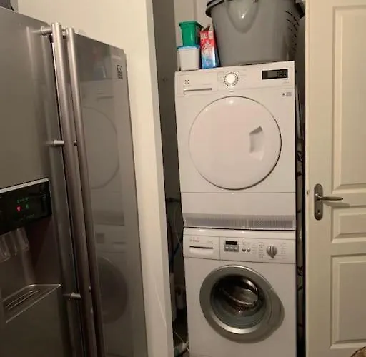 Belle Avec Piscine Juste A Cote Du Bassin Villa *